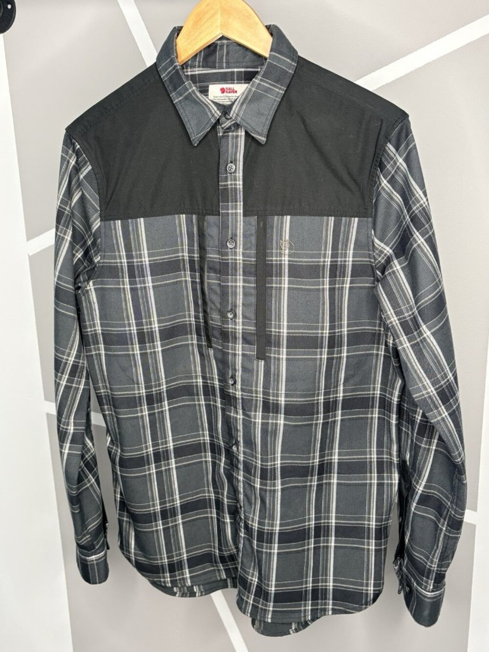 Fjallraven Men's M Long Sleeve Singi Pro Shirt G-1000 Gray Black Plaid Flannel